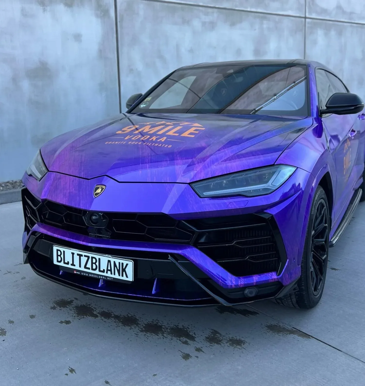 Lamborghini Urus mit individueller Fahrzeugfolierung von BlitzBlank Autopflege